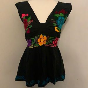Embroidered Mexican blouse!!